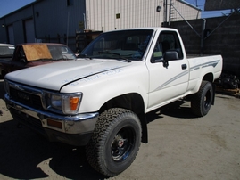 1990 TOYOTA TRUCK WHITE 2.4L MT 4WD Z15025